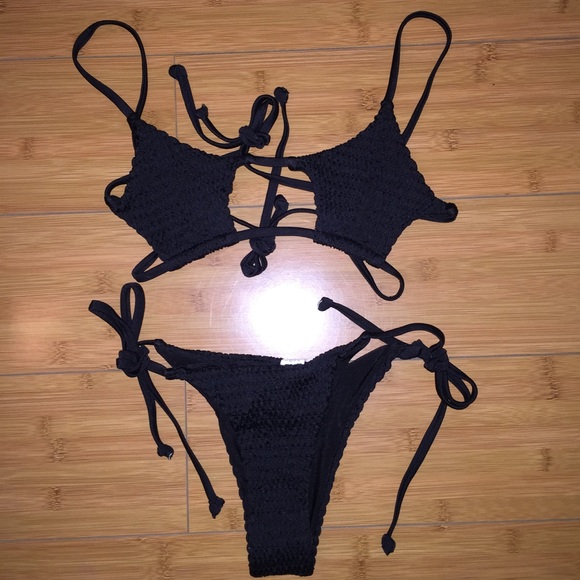 Bikini Set - Picture 2 of 7